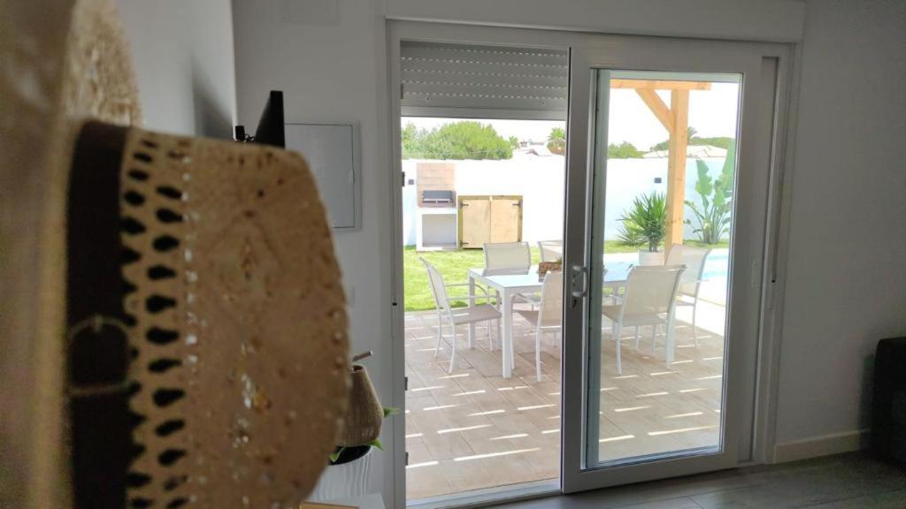 Villa PALAPA GARDEN, muy cerca del mar, con piscina privada Chiclana de la Frontera Esterno foto