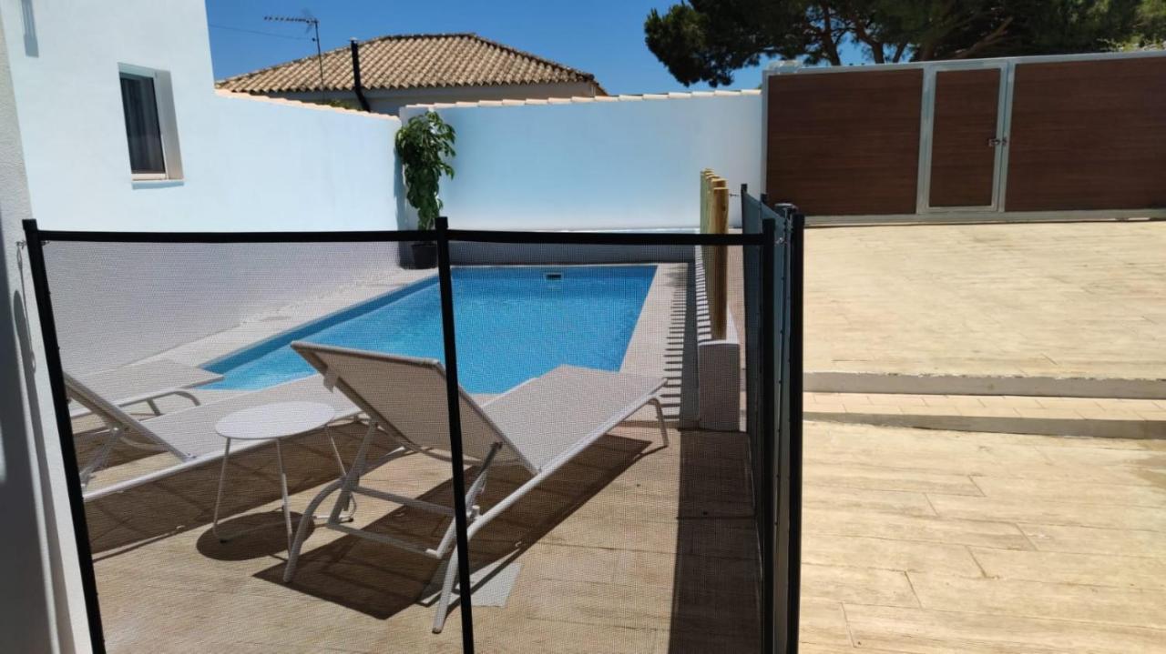 Villa PALAPA GARDEN, muy cerca del mar, con piscina privada Chiclana de la Frontera Esterno foto