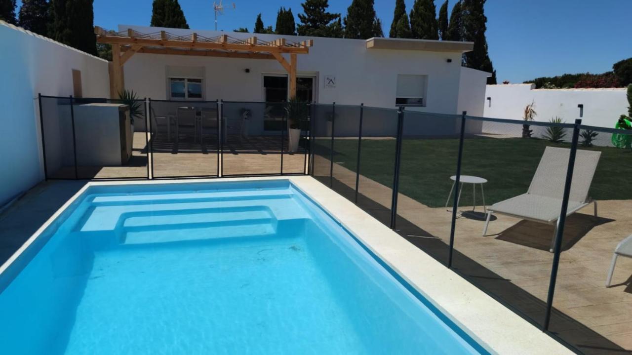 Villa PALAPA GARDEN, muy cerca del mar, con piscina privada Chiclana de la Frontera Esterno foto