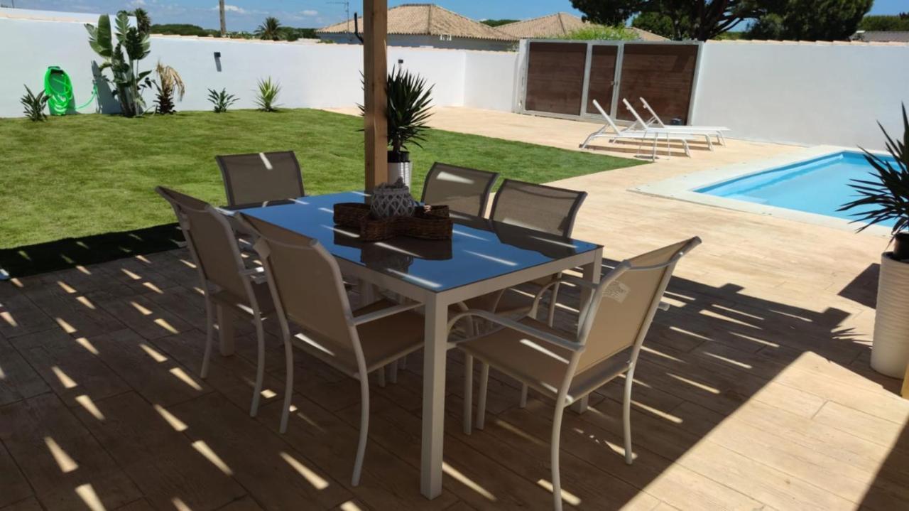 Villa PALAPA GARDEN, muy cerca del mar, con piscina privada Chiclana de la Frontera Esterno foto